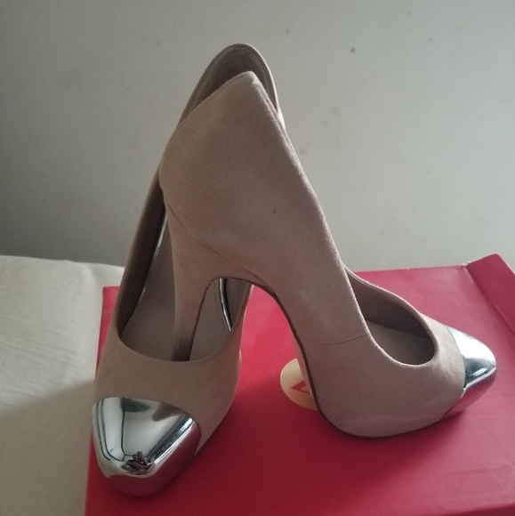 Suede w/ Silver tip pumps. Very Good condition. - Picture 1 of 6